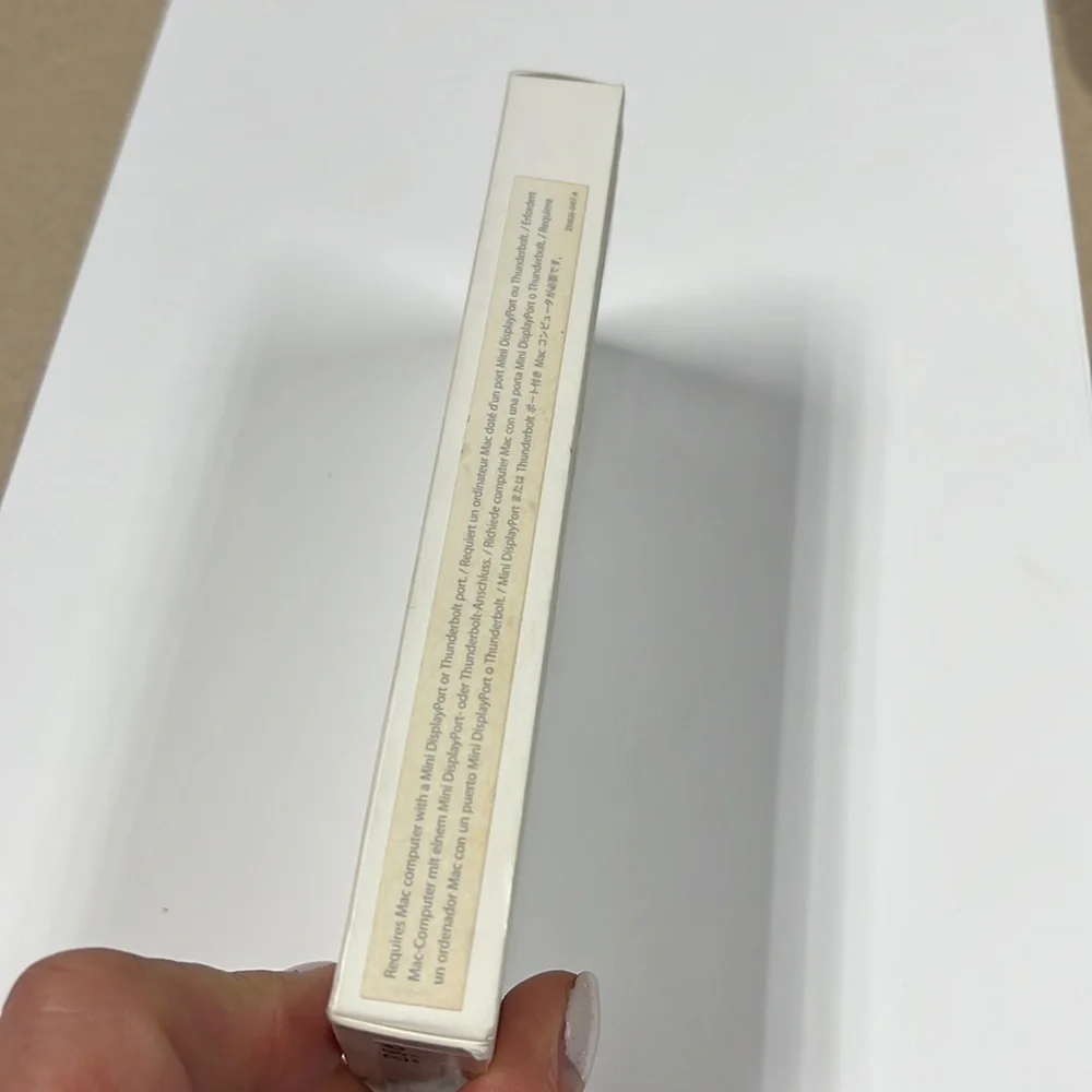 Apple Mini Display Port To VGA Adapter - New in Box